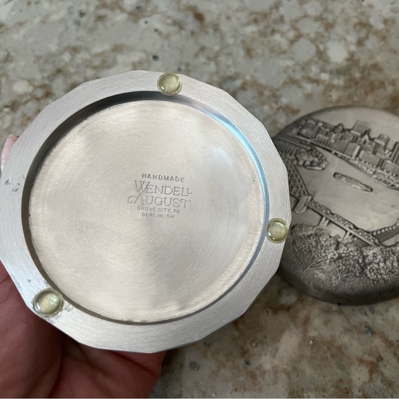 Pittsburgh Skyline trinket box - Wendell August forged/hammered aluminum - Picture 6 of 7